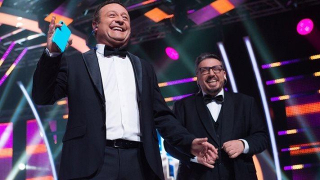 Радвай се народе Като две капки вода отново ще има