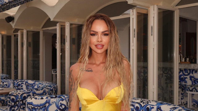 22 годишната певица сама разкри новината Щерката на Орхан Мурад ляга под