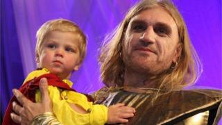 Синът на Коцето-Калки музикант като баща си! (Криха за раждането му 1 година)