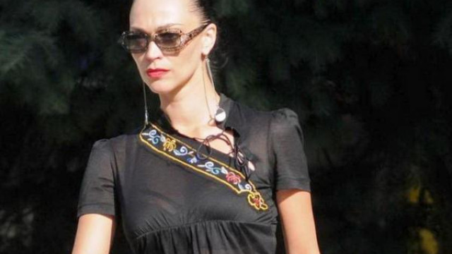 С чехли обаче какви отиде на опера Мая Илиева Чепикът