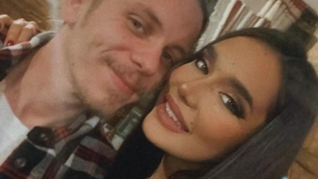 Миа-Михаела заживя с гаджето