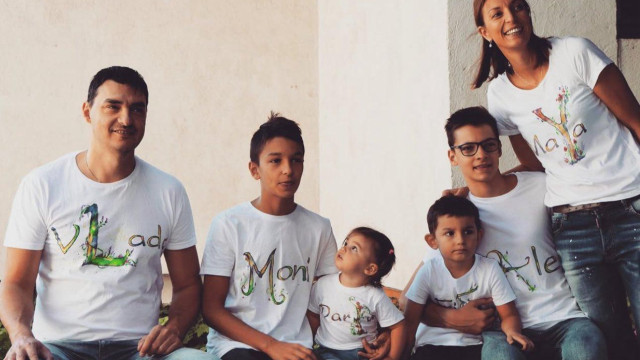 По стъпките на татко си Владимир майка си Мая и