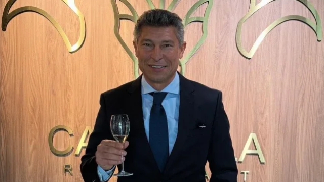 Легендарният футболист Красимир Балъков отвори свой музей ресторант в София Заведението