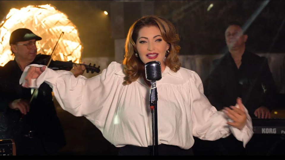 Еми Стамболова се завръща с нови песни