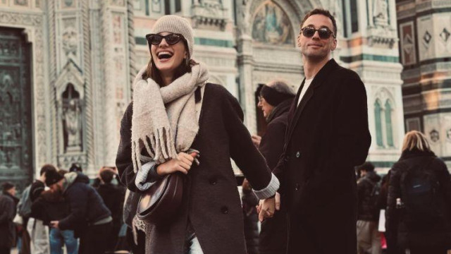 Жената на Бойко Кръстанов се снима разкрачена и без дрехи в 9-ия месец (СНИМКИ)