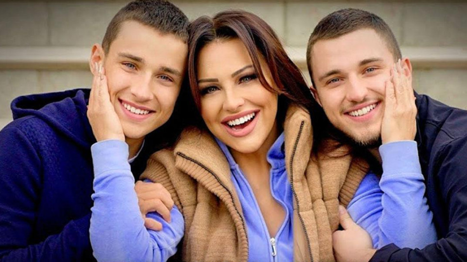 Рени с емоционална изповед за синовете си