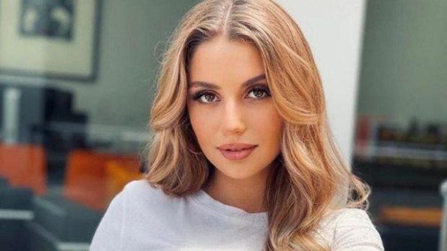 Михаела Маринова вече избрала рокля