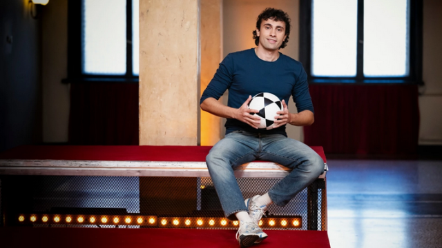 Кристо от Испания който е почти адаш и копие на