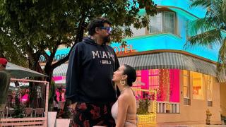 Атижа и Азис на мъжки стриптийз