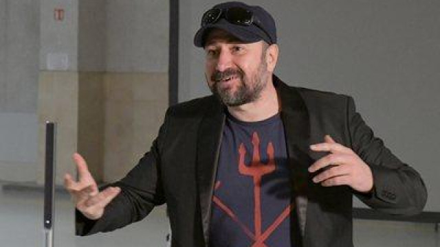 Стефан Вълдобрев добави още една професия съм богатото си портфолио