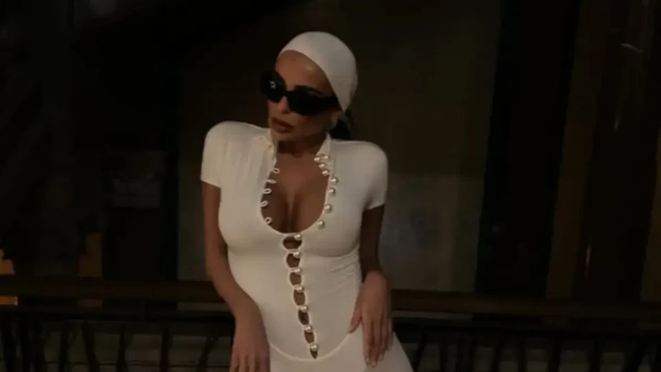 Азис иска Николета Лозанова за шаферка