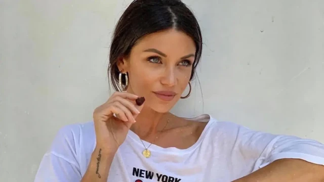 Телефонът ме изнервя не знам защо но може би съм