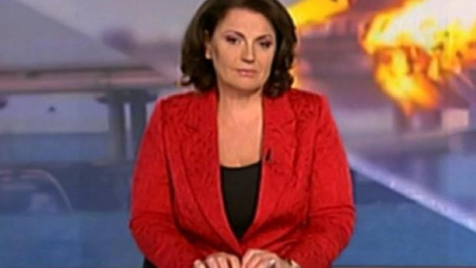 Смарт пръстен  или семпло бижу  носи Ани Салич?