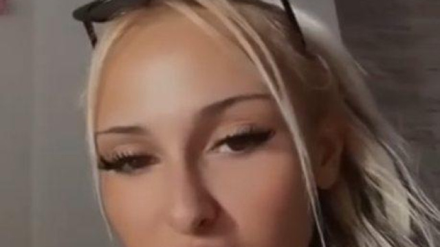 Болезнена злополука претърпя провокативната участничка от уеб шоуто Къщата на