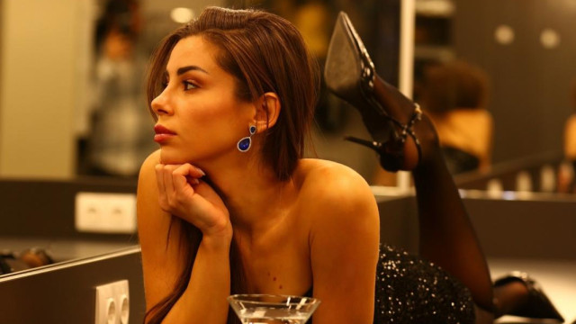 Софи Маринкова като Скарлет Йохансон