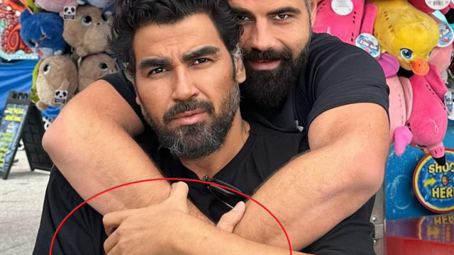 Мистерия! Защо мъжът на Азис е с три ръце? (ШОК ФОТО)