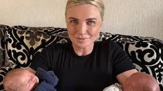 Силвена Роу стана баба на близнаци