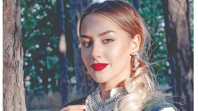 Мона се вдъхновява от жени войводи