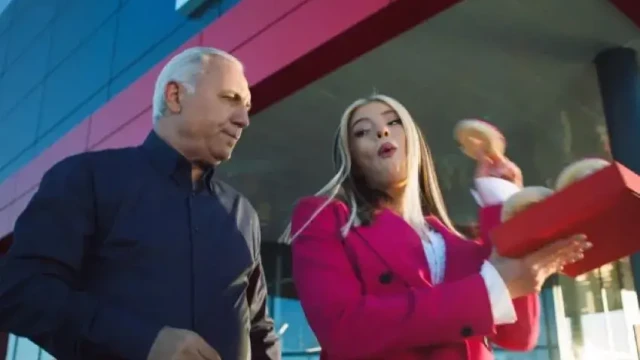 Дара загрява за „Евровизия“ на рождения ден на Стоичков