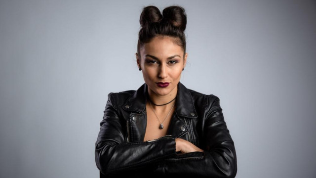 Керана лети с ролери