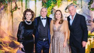 Илиана Раева с чанта за 5 бона (Снимки)