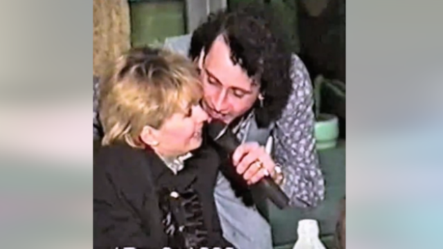 Лили в дует с чалга певец починал от СПИН (УНИКАЛНО ВИДЕО)