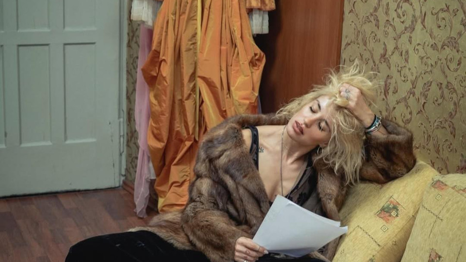 Радина Кърджилова учи роли по сутиен и кожух