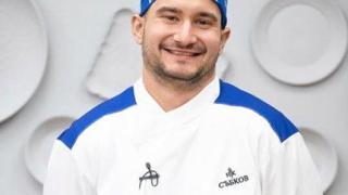 Сексбомба би шута на Илиян дни преди старта на „Хелс Китчън“ (ГОРЕЩИ СНИМКИ)