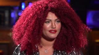 Жана Бергендорф  се присламчи към  Халваджиян