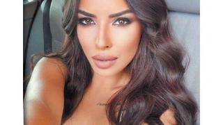 Певицата Ивайла се удари в кола