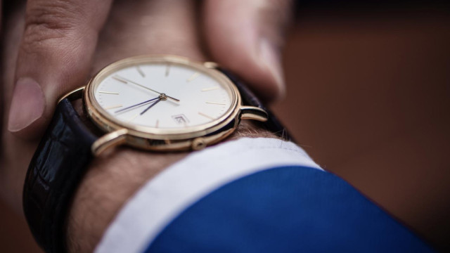 Кожа или стомана? Лесно ръководство за съчетаване на часовника с облеклото