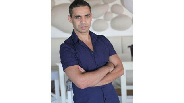 Памбос учи сина си да танцува