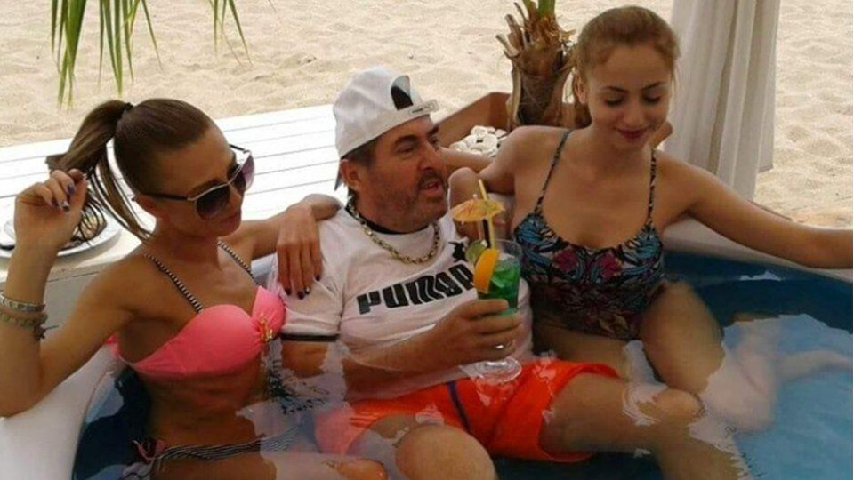 Митьо Пищова с панихида  от сина си Юлиан, с когото  не си говореха с години (Снимки)