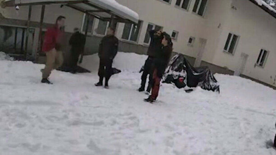 Флашка с биткойни  за 8 милиона евро изчезна  след смъртта на лама  Иво и рейнджърите