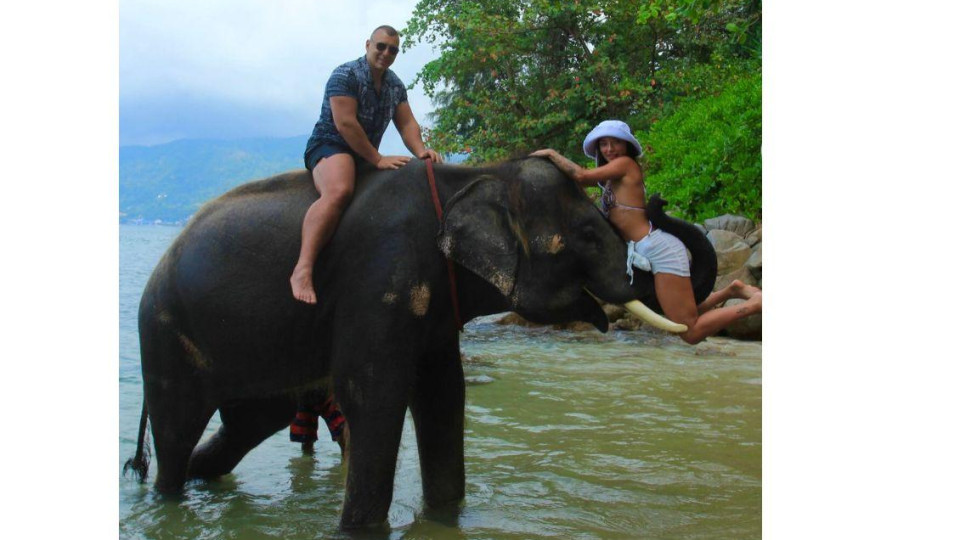Здравеняк от "Игри на волята" люби татуирана мацка (СНИМКИ)