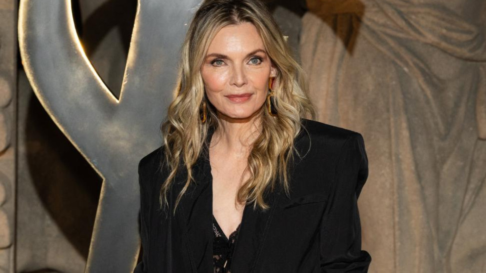 На 67 години Мишел Пфайфър изумява с красота