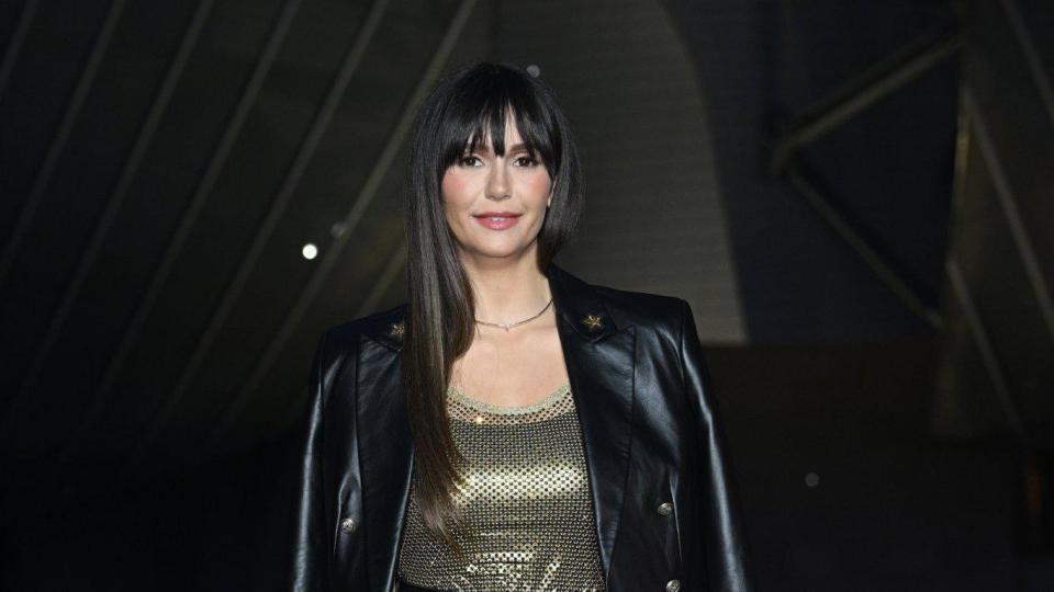 Нина Добрев срещна вампир в Париж