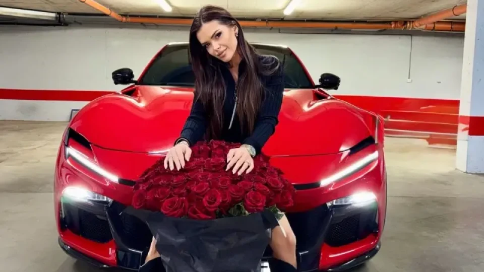 Преслава подкара  „Ферари” за  600 000 евро