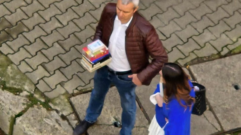 Флора анализирала  любимия си Копейкин  с изкуствения интелект