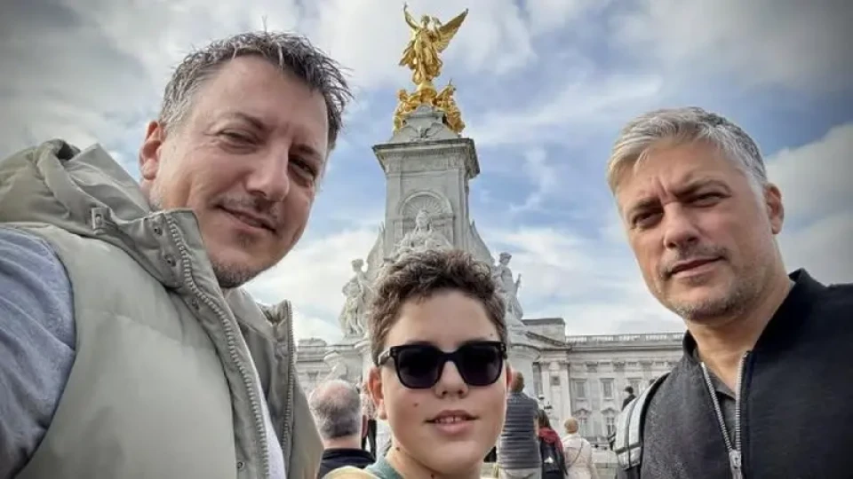 Владо Карамазов признал  първо на брат си, че е гей