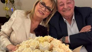 Златната сватба на Марги Хранова: Синове, снахи и внуци празнуваха с певицата и мъжа й