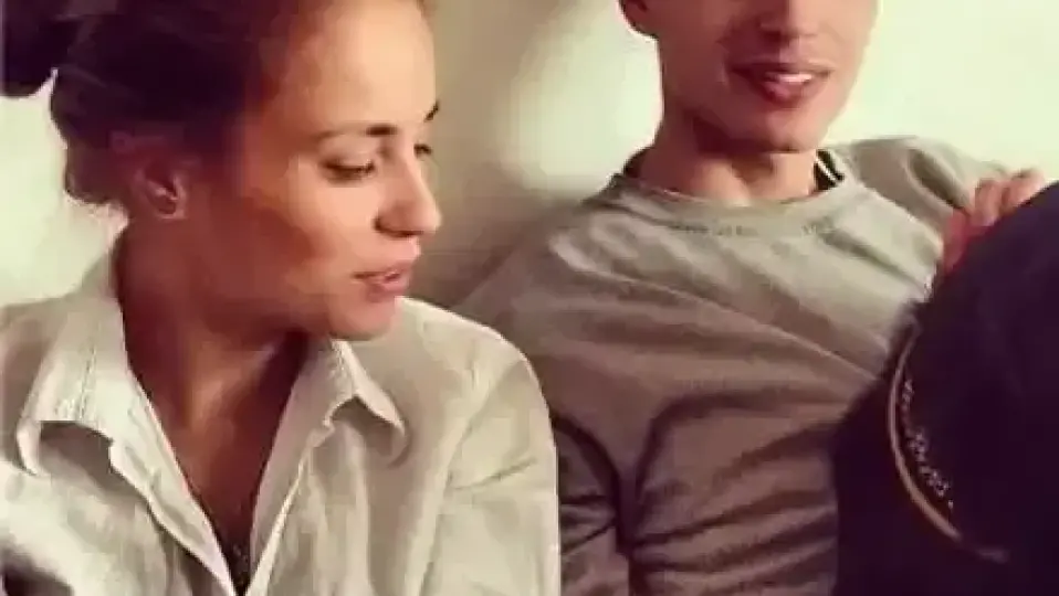 Братът на Радина рисува плакати за Народния театър