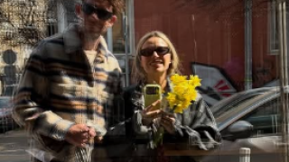 Явор Бахаров зарадва Рая с нарциси за рождения ден