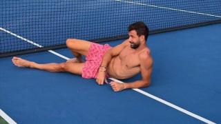 Докато я няма Ейса: Ято красавици накацаха Гришо в Маями (Снимки)