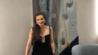 Щерката на Греди Асса шие рокли и палта