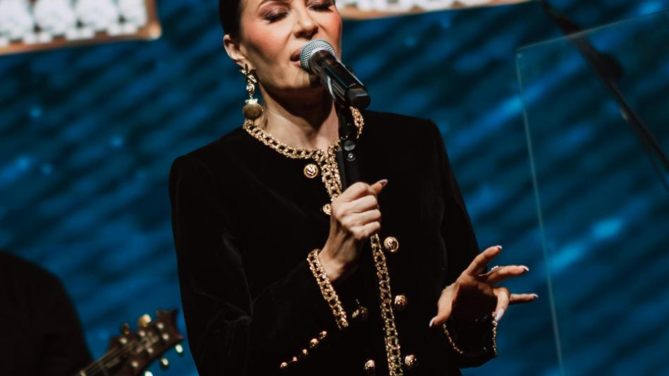 Цеца с исторически двоен концерт в София (Снимки)