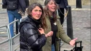 ВЪРНАХА СЕ! Тризначките бръмчат из Благоевград! (СНИМКА)