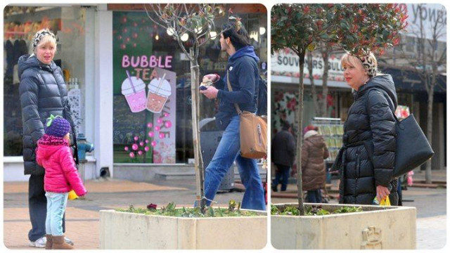 София Бобчева разхожда малката по "Витошка"