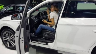 Ромина Андонова виси по половин ден в колата