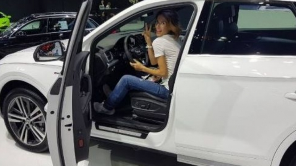 Ромина Андонова виси по половин ден в колата